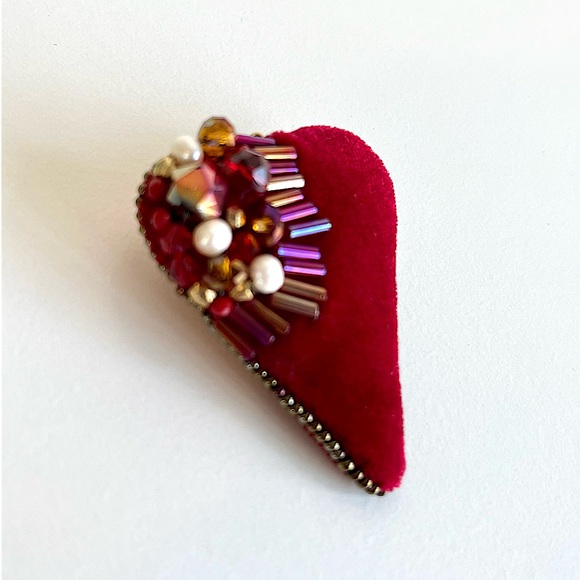 NEW handmade velvet and beaded brooch - Picture 3 of 5